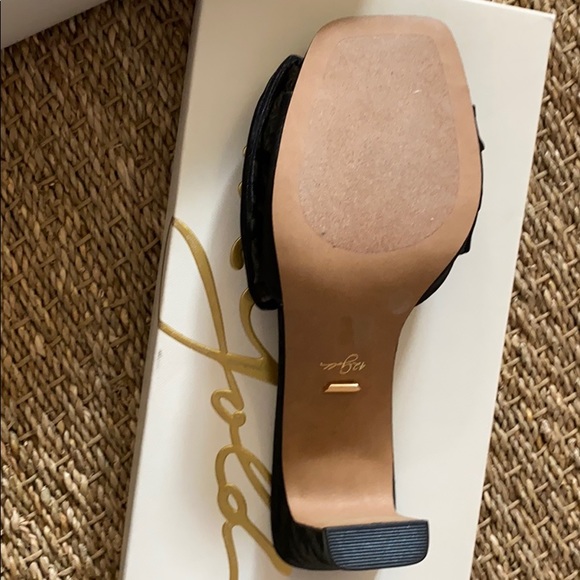 42 Gold Black Savvy Summer Moire Sandal - Picture 3 of 4